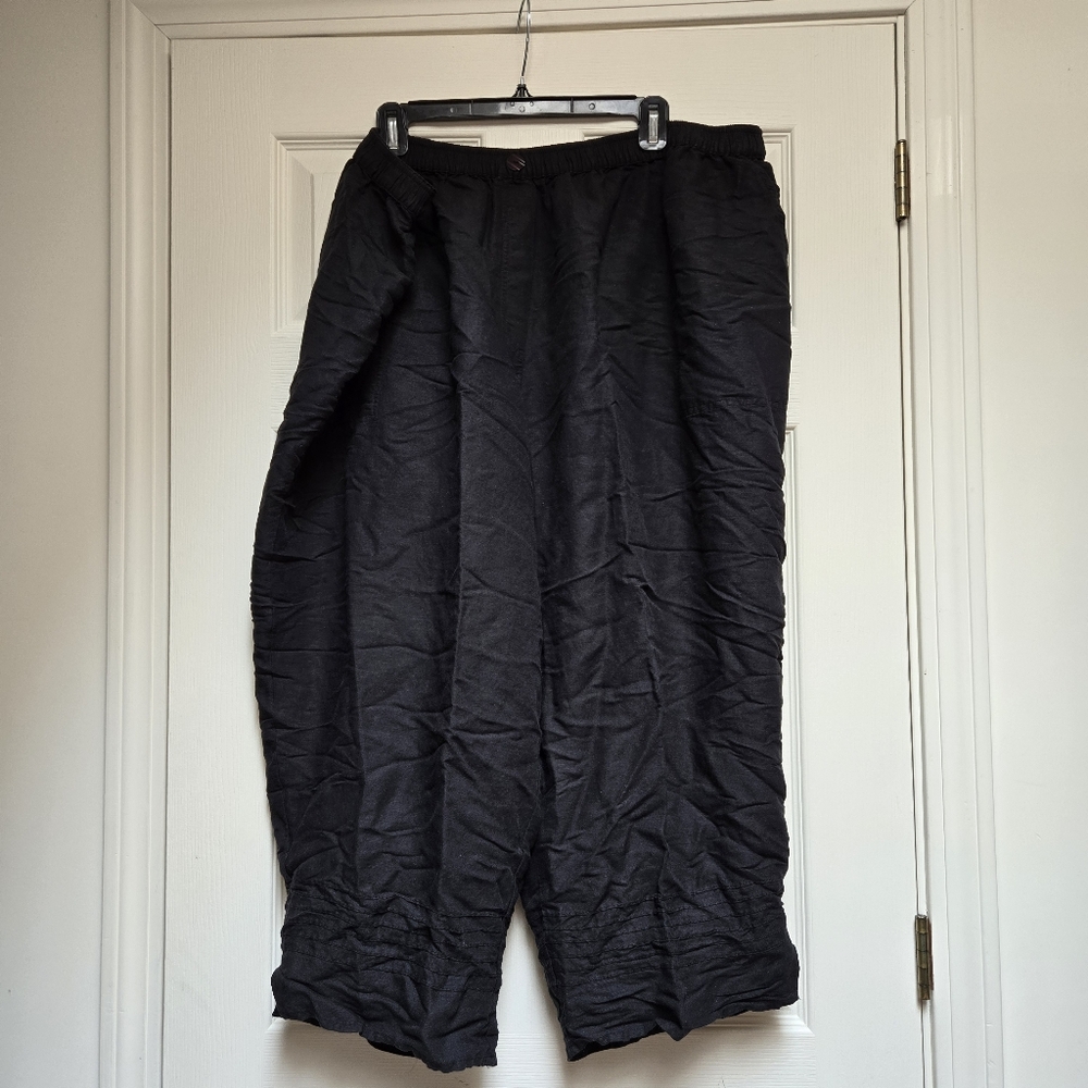 Avenue Black Linen Blend Capris Plus Size 26/28
